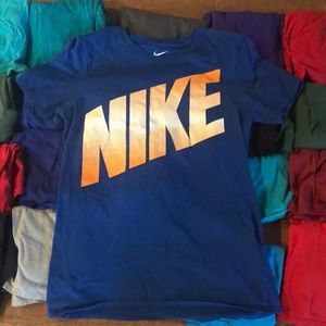Nike women’s shirt